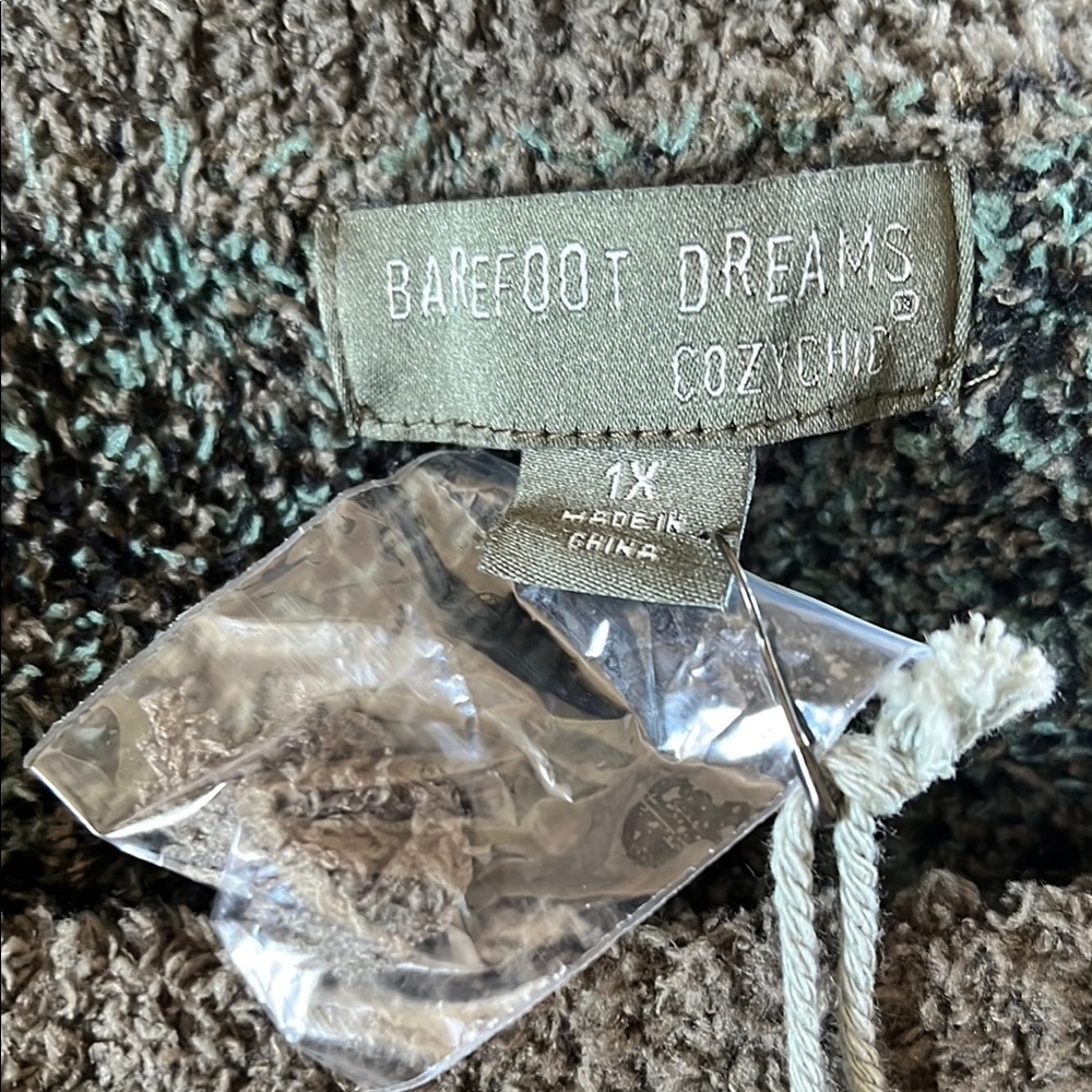 Women’s Barefoot Dreams Camouflage Sweater - Size 1x - Picture 3 of 3